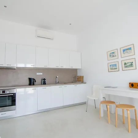 Апартаменты Theros 1